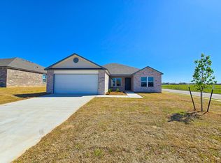 1401 Claire Ct, Shawnee, OK 74804