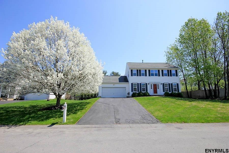 1st image of 704 Adams Cir