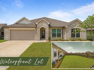 226 S Lakepointe Dr, Lafayette, LA 70506
