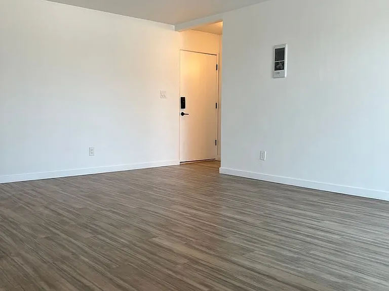Star North Apartments — Photo 2