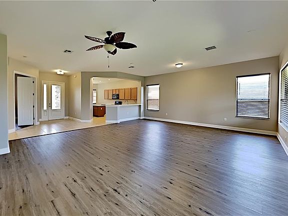 4th image of 153 Monterey St