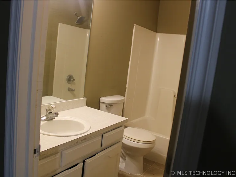 6657 S Utica Pl — Photo 17