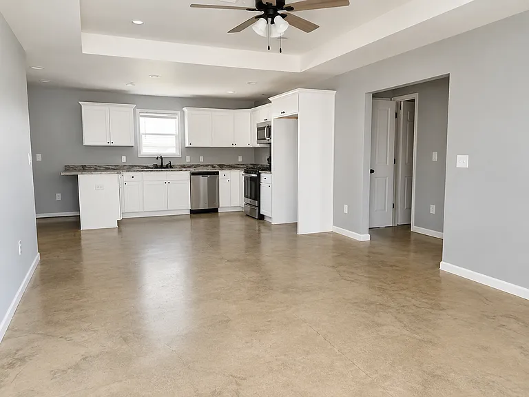 209 Formon Dr — Photo 2