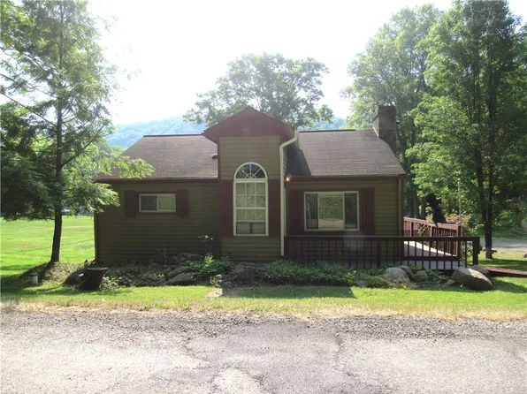 1000 Seybertown Rd, Karns City, PA 16041