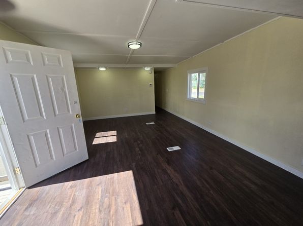 920 3rd St S Trailer 3