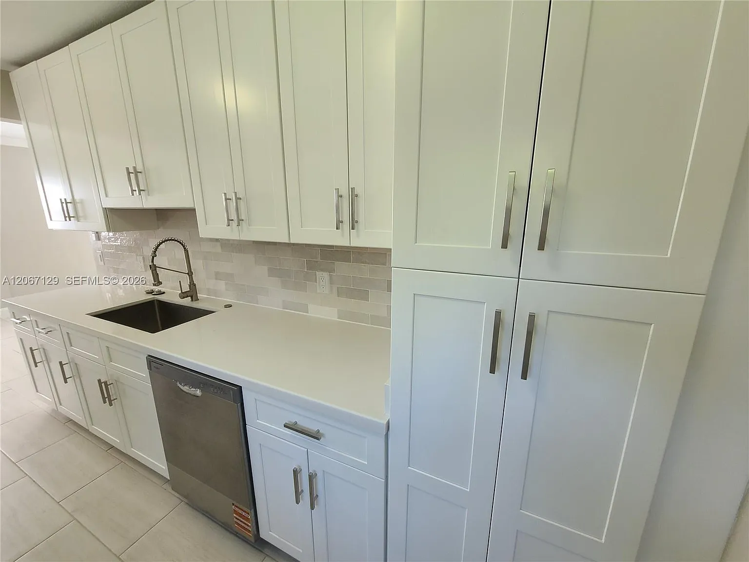 3 bed, 1166 sqft, $3,200 — Photo 3