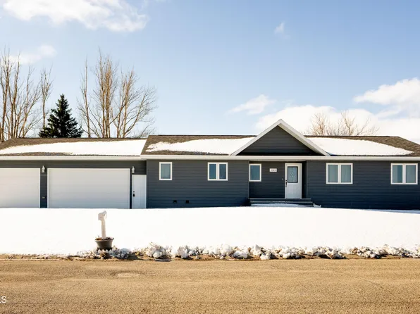 1315 8th St SW, Jamestown, ND 58401