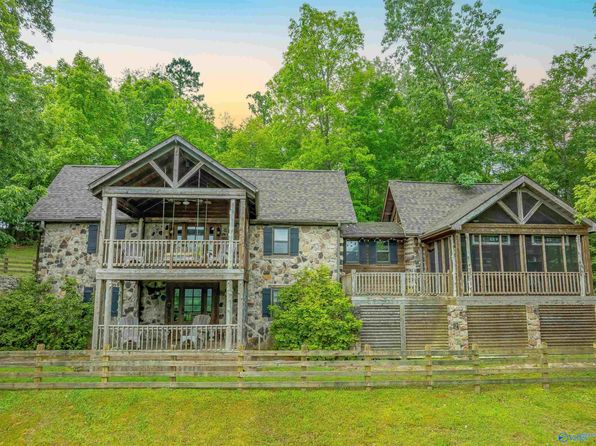 745 Preston Island Cir, Scottsboro, AL 35769