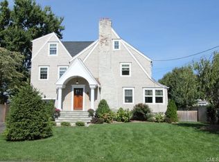 295 Penfield Rd, Fairfield, CT 06824