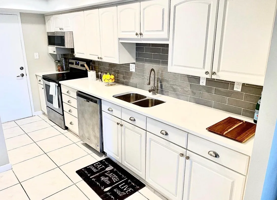 2 bed, 1300 sqft, $3,000 — Photo 3