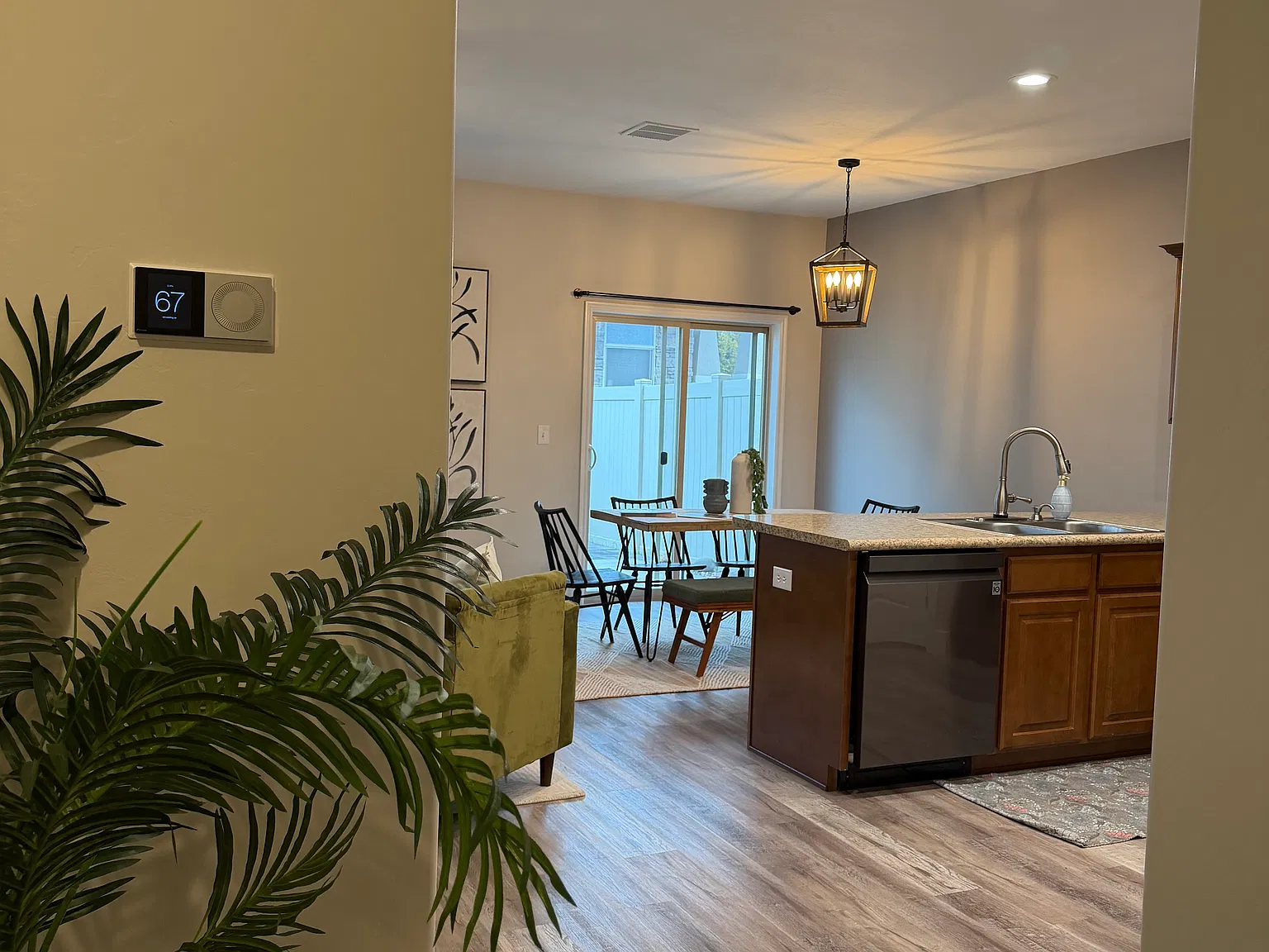 3 bed, 2.5 bath, 1631 sqft, $2,650 — Photo 4