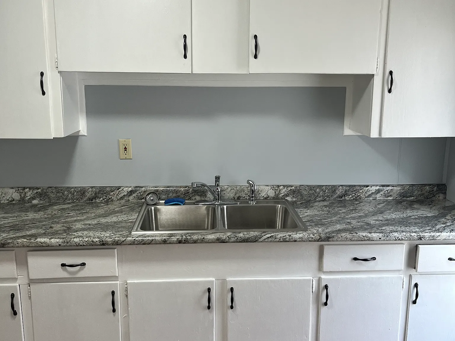 2 bed, $1,100 — Photo 3