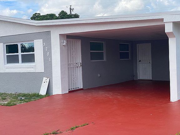 3rd image of 3281 NW 207th St