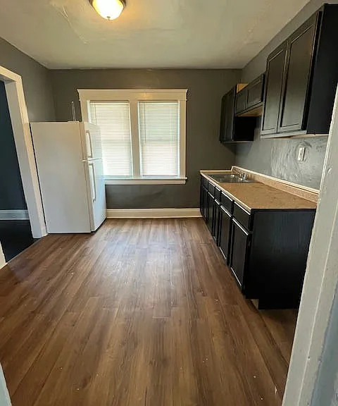 3079 E 130th St #2 — Photo 8