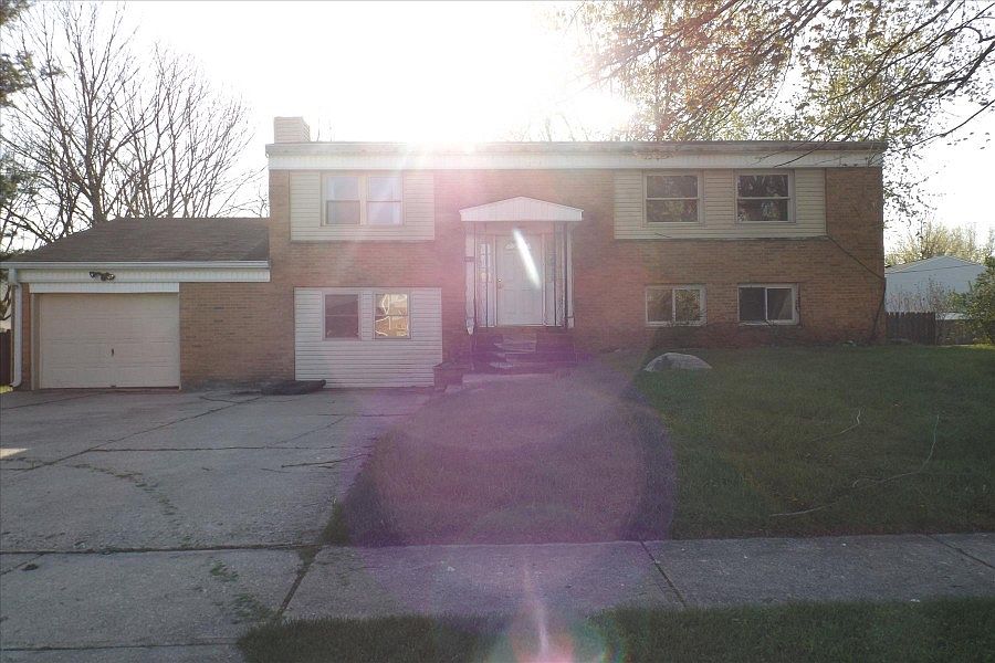 1st image of 1918 Glenrose Dr