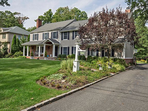 4th image of 443 Long Hill Dr