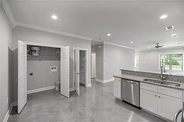 3 bed, 2.0 bath, 1279 sqft, $1,600 — Photo 4