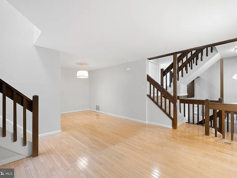 5552 Doral Dr — Photo 12
