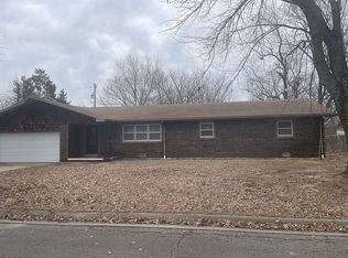 712 33rd St, Parsons, KS 67357
