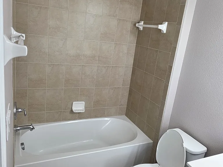 1062 Clifton Springs Ln — Photo 29