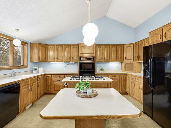 5th image of 1054 Cottonwood Dr