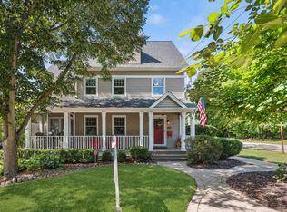 128 Logan Ave, Geneva, IL 60134