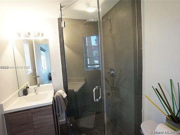 4th image of 1450 Meridian Ave #105