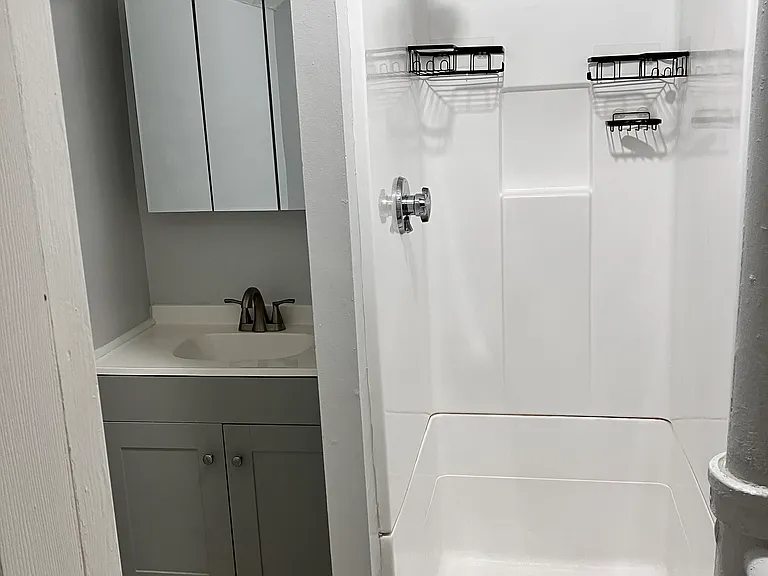 142 W Clifford St #3 — Photo 18