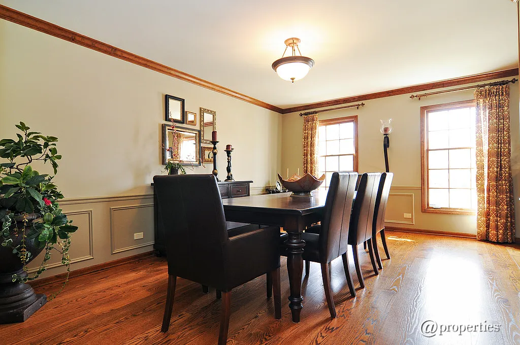 10 Middlebury Ln photo 1