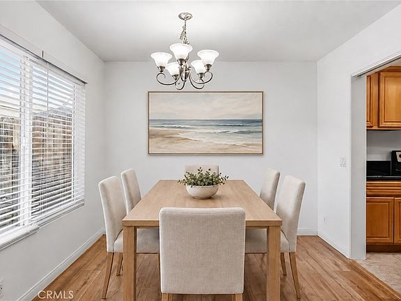 5th image of 8 Silverwood St