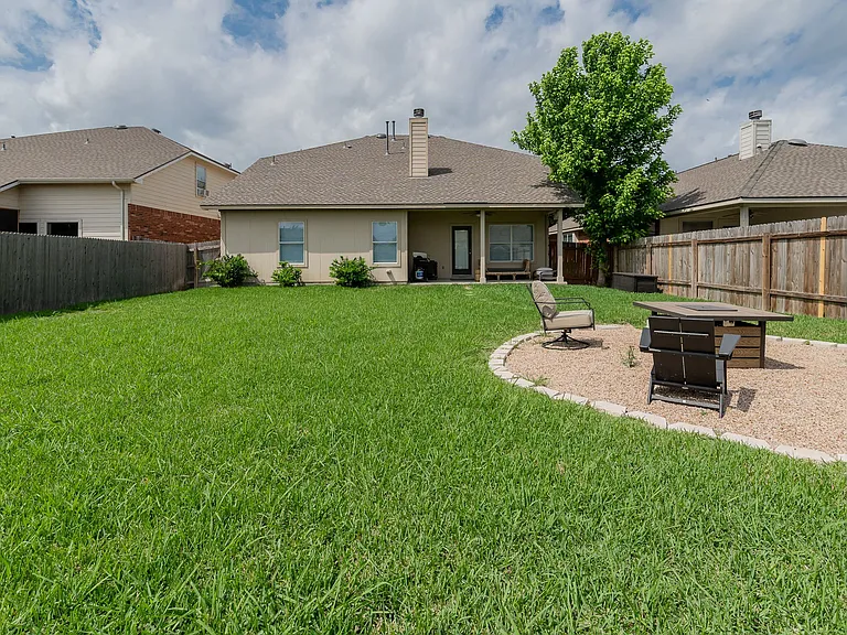 4004 Rocky Shore Ln — Photo 9