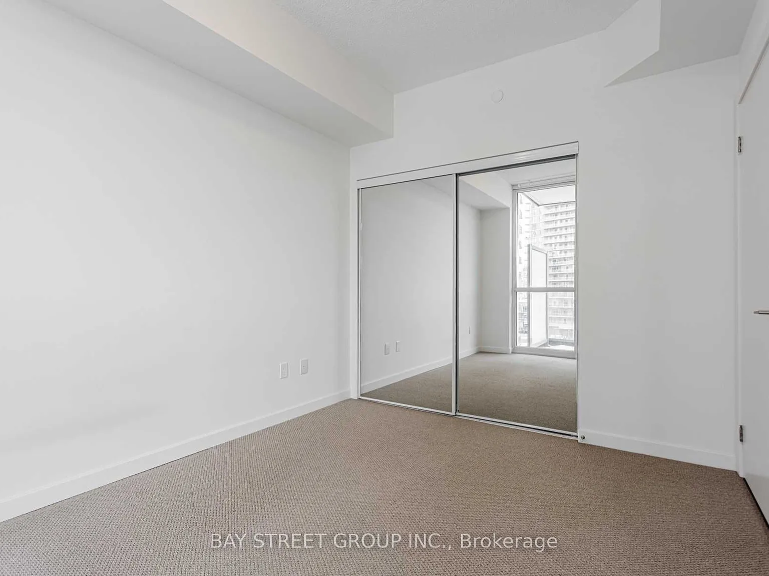 1 bed, $2,100 — Photo 4