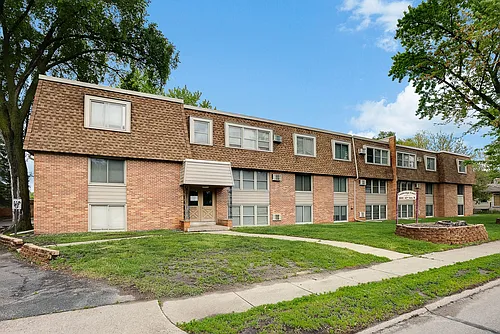 Cambridge Court Apartments Photo 1