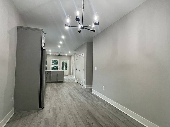 5th image of 1203 E End St #A