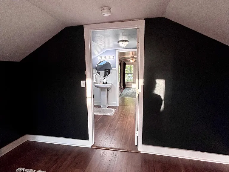 Bonus room / flex office with separate entrance to backyard