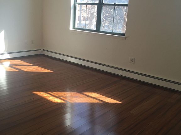2nd image of 472 Carlton Ave #3