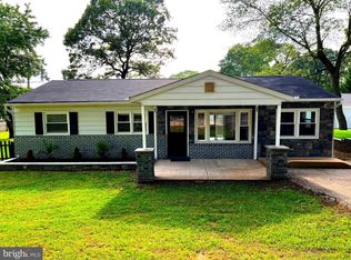 7944 Elizabeth Rd, Pasadena, MD 21122