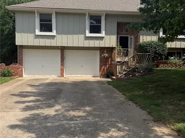 573 E 126th Ter, Olathe, KS 66061