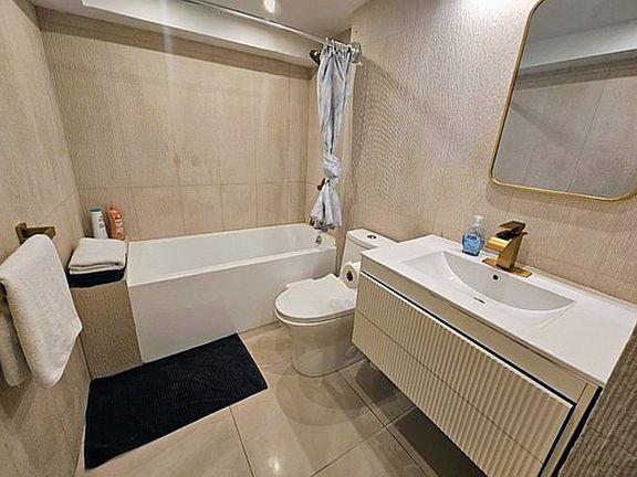 4th image of 1221 Lincoln Pl #2F