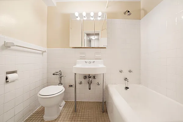 Rented by RELO REDAC INC. | media 9