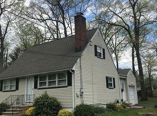 24 Lee Rd, Livingston, NJ 07039