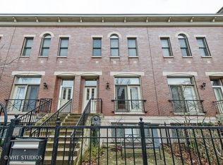 1215 W Lexington St APT B, Chicago, IL 60607