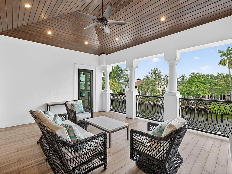 2425 Delmar Pl — Photo 34