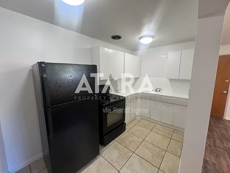 177 W 300 N #7 — Photo 8