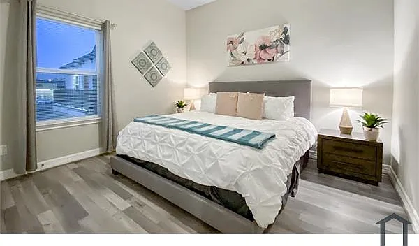 2 bed, 916 sqft, $1,700 — Photo 3
