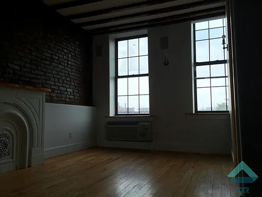 Rented by EXR | media 21