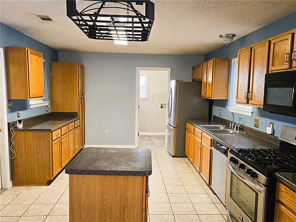 2nd image of 478 Olive Dr