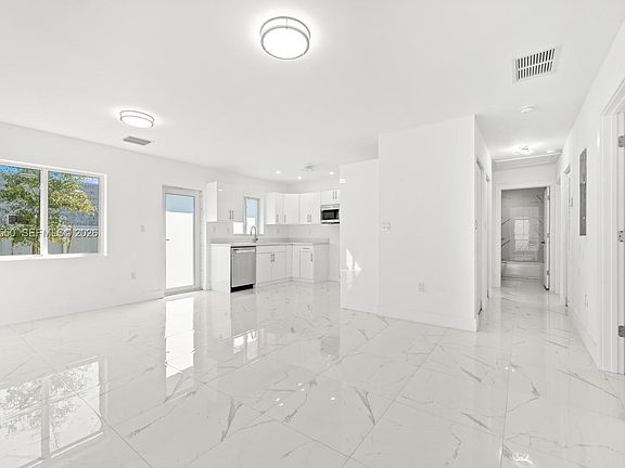 5th image of 231 NW 3rd Ave