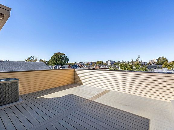 4th image of 131 Clifton Pl #4