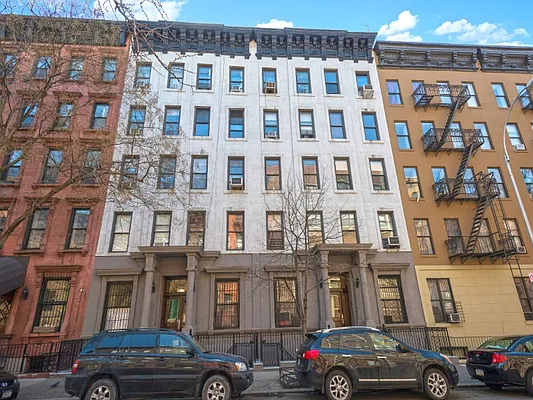 Sold by Sotheby's International Realty | media 18